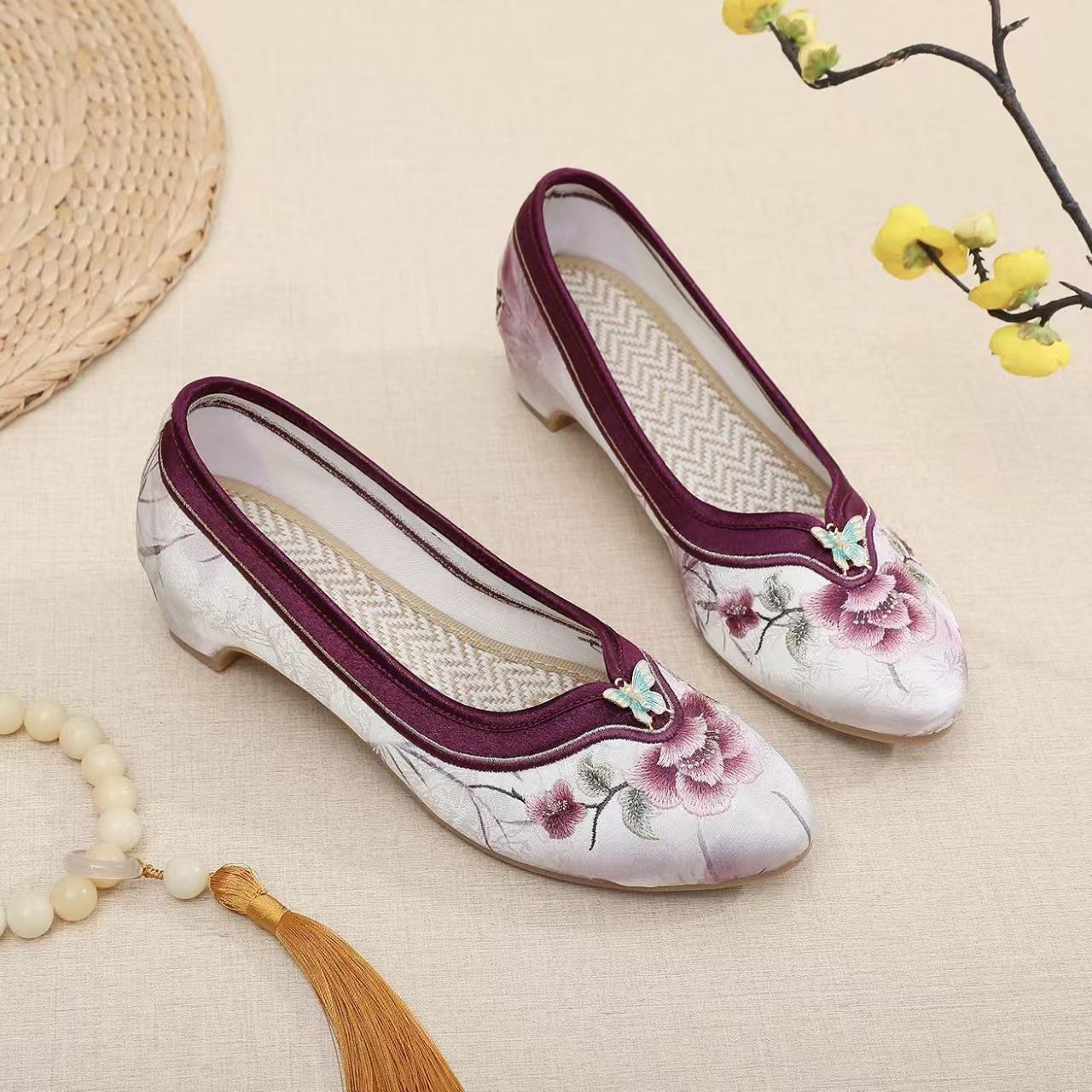 Woman Low Heel Embroidered Che - Embroidery Shoes reseña y precio