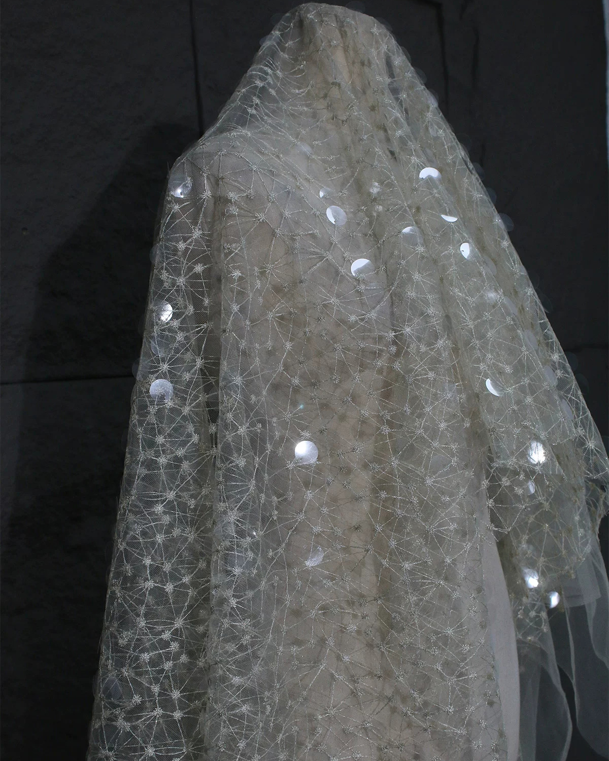 1yard Sequin embroidery thread - Embroidery Net Dress reseña y precio