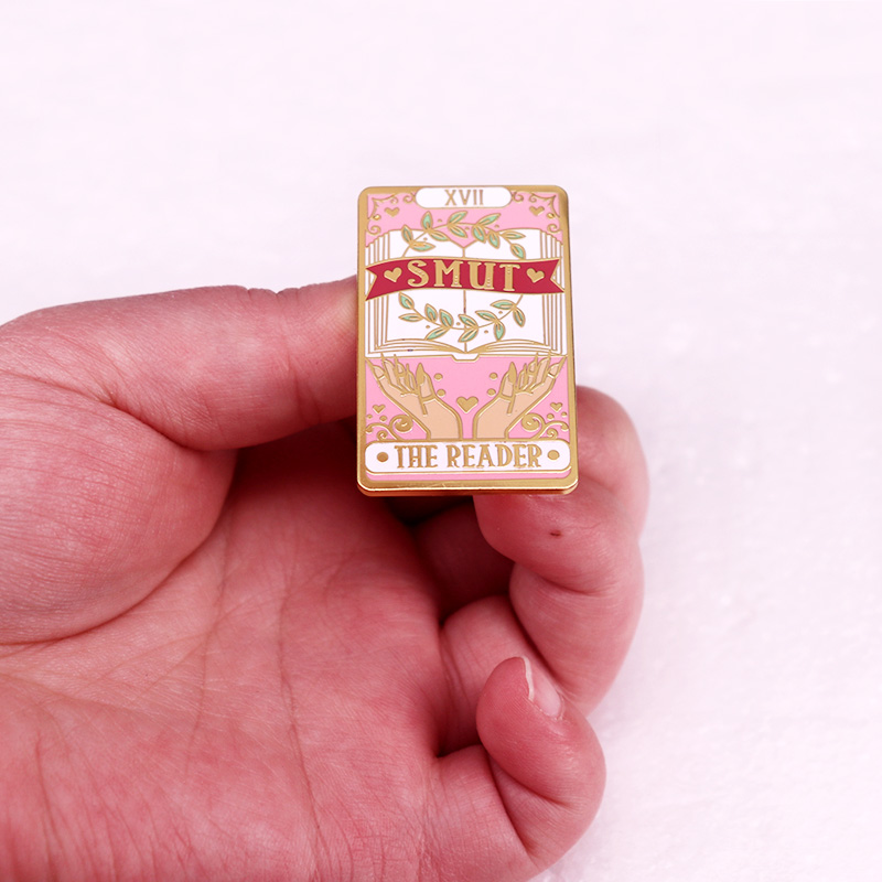 SMUT The Reader Book Enamel Pi - Embroidery Wallet reseña y precio