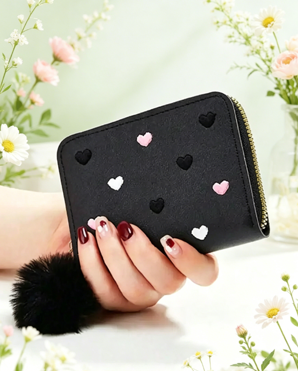 Adorable Pom Pom Accent Mini W - Embroidery Wallet reseña y precio