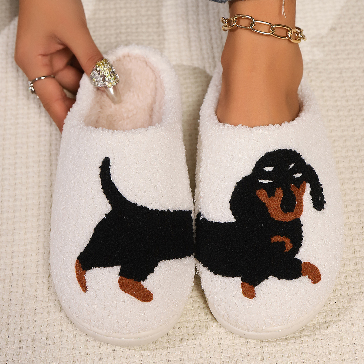 Winter Plush Cute Dachshund Em - Embroidery Print reseña y precio
